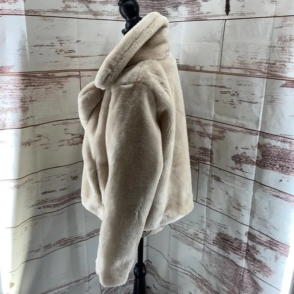 Women Who What Wear Short Tan Faux Fur Coat L