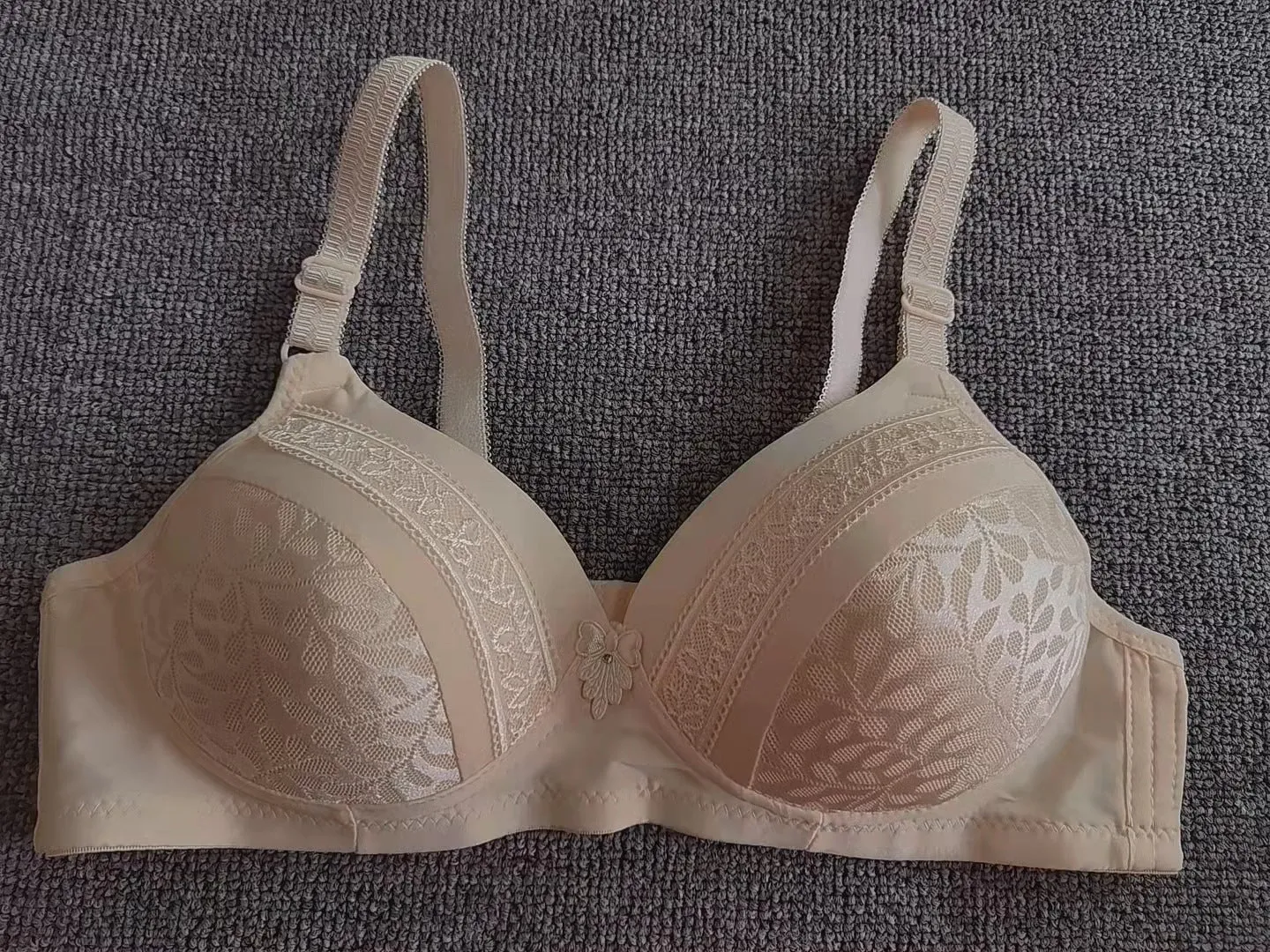 Women's Fashion Back Three Breasted Wireless Bra
