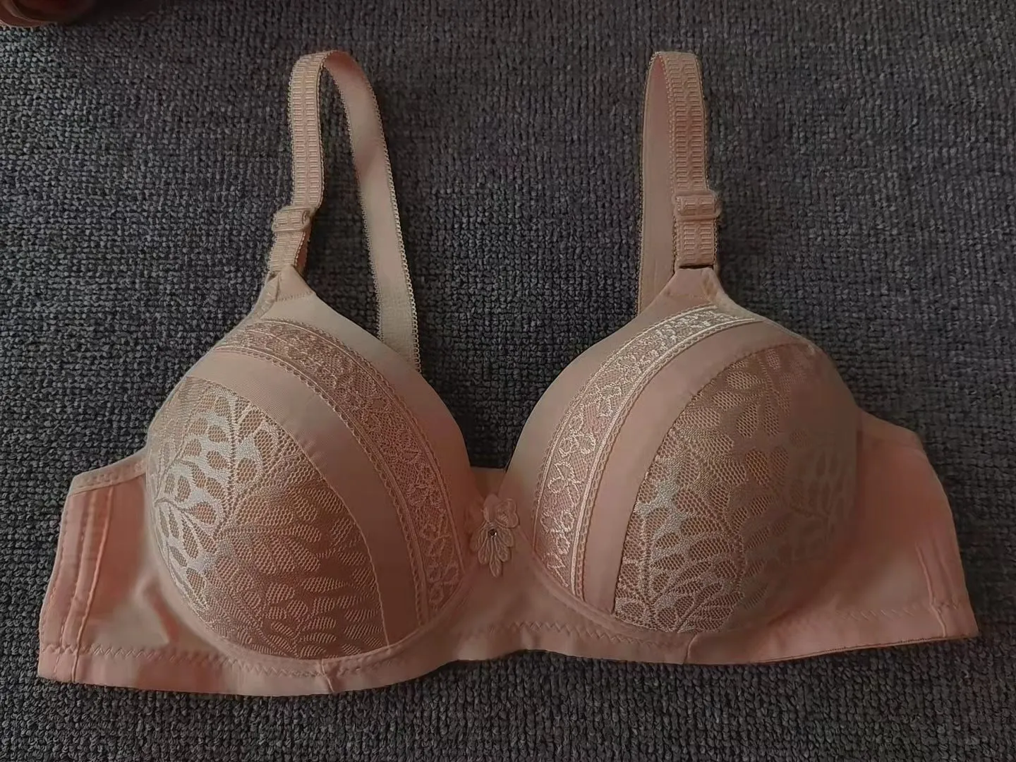 Women's Fashion Back Three Breasted Wireless Bra