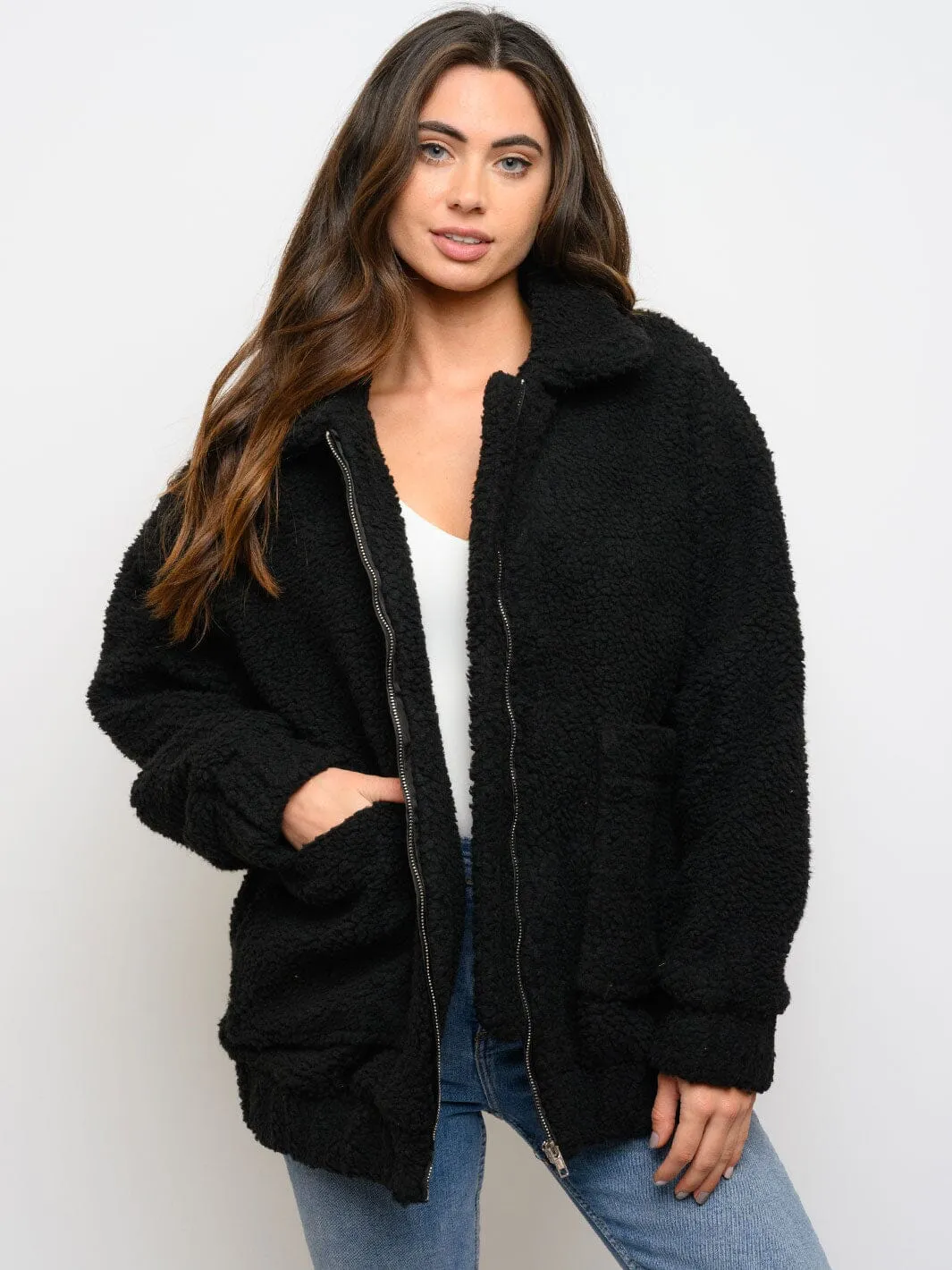 WOMEN'S LONG SLEEVEFRONT POCKETS ZIPPER CLOSURE SHERPA JACKET