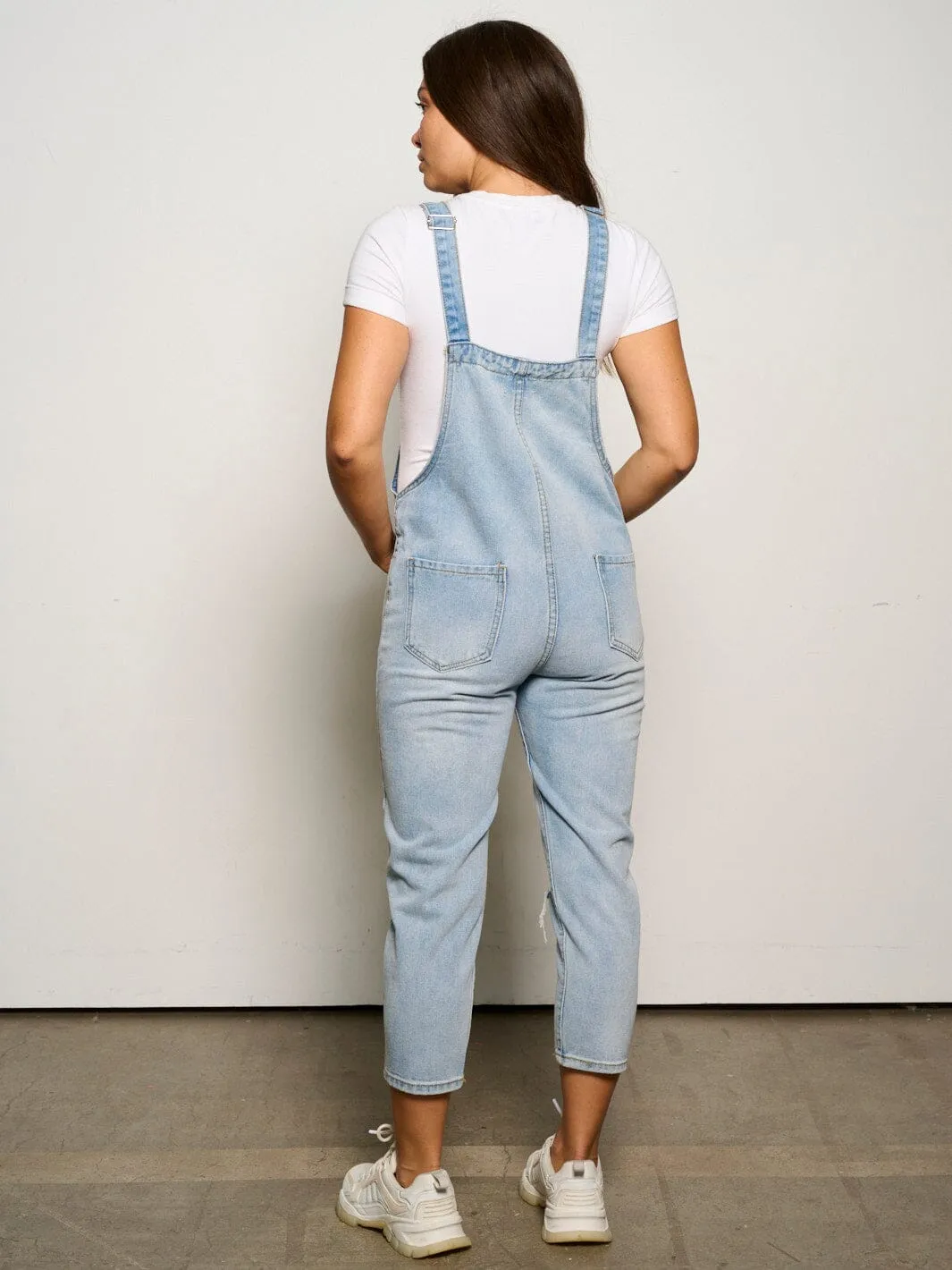 WOMEN'S SLEEVELESS POCKETS DISTRESSED DENIM OVERALL