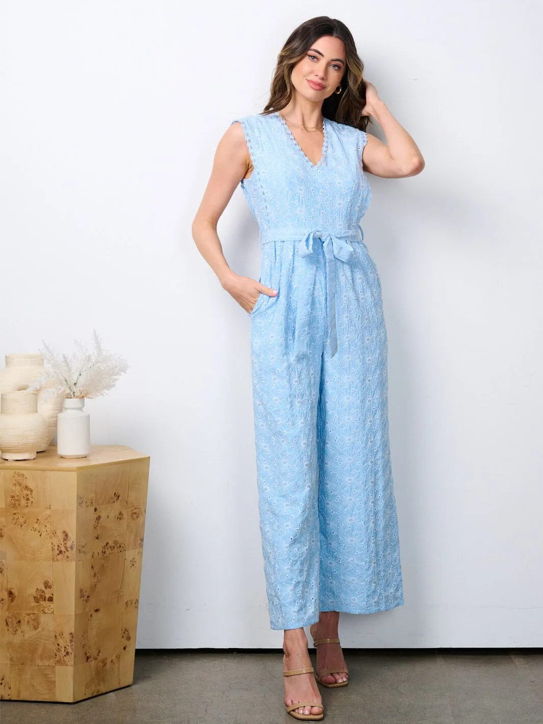 WOMEN'S SLEEVELESS V-NECK POCKETS EYELET DETAILED WIDE LEG JUMPSUIT